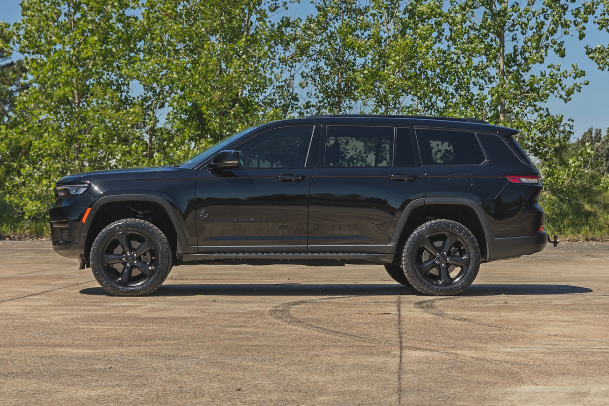 Rough Country 2 Inch Lift Kit W/O Air Suspension | Jeep Grand Cherokee L 2WD/4WD (2021-2026)