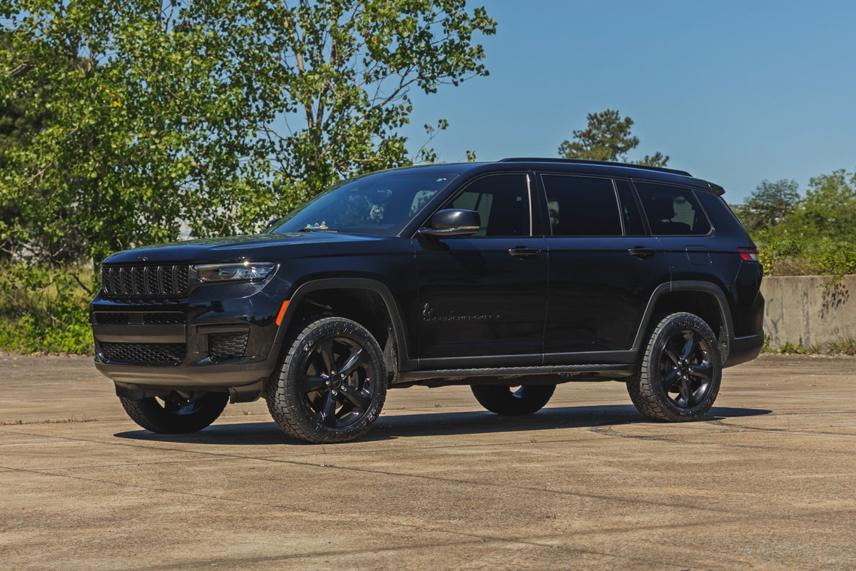 Rough Country 2 Inch Lift Kit W/O Air Suspension | Jeep Grand Cherokee L 2WD/4WD (2021-2026)