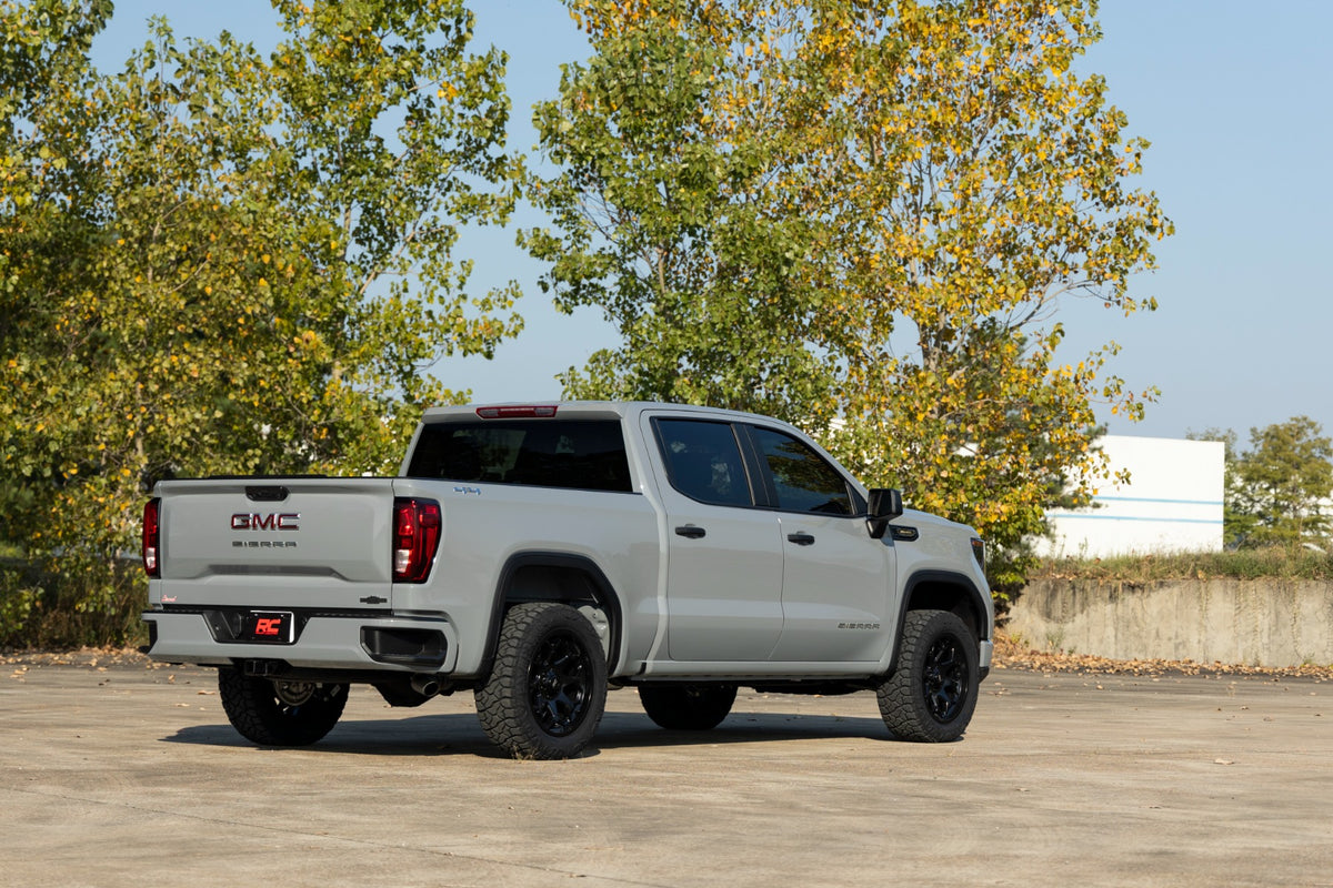 Rough Country N3 Leveling Struts 2 Inch | Loaded Strut | Chevy/GMC Sierra 1500 (19-26)/Silverado 1500 (19-26)