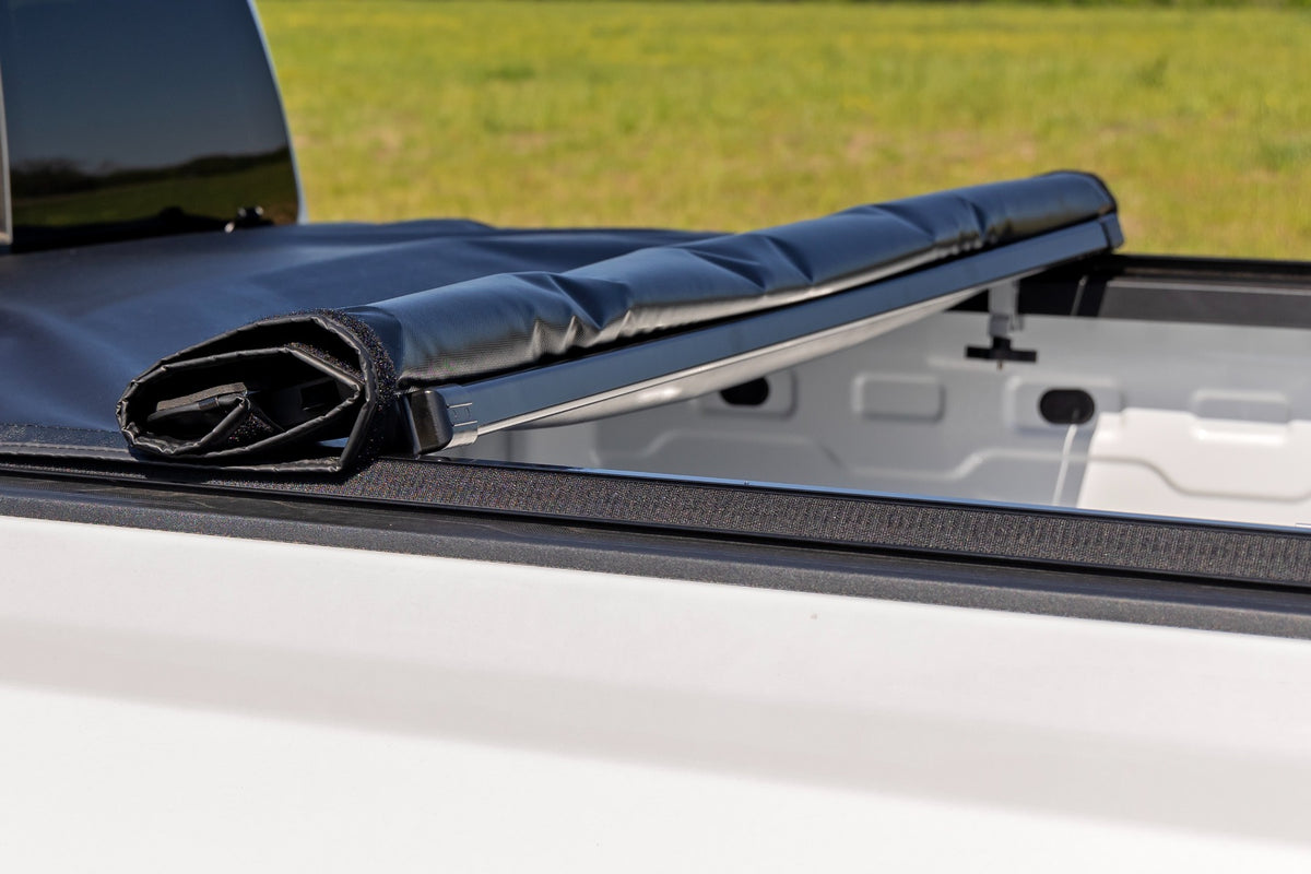 Rough Country Soft Roll Up Bed Cover 5' Bed | Chevy/GMC Canyon/Colorado 2WD/4WD (15-26)