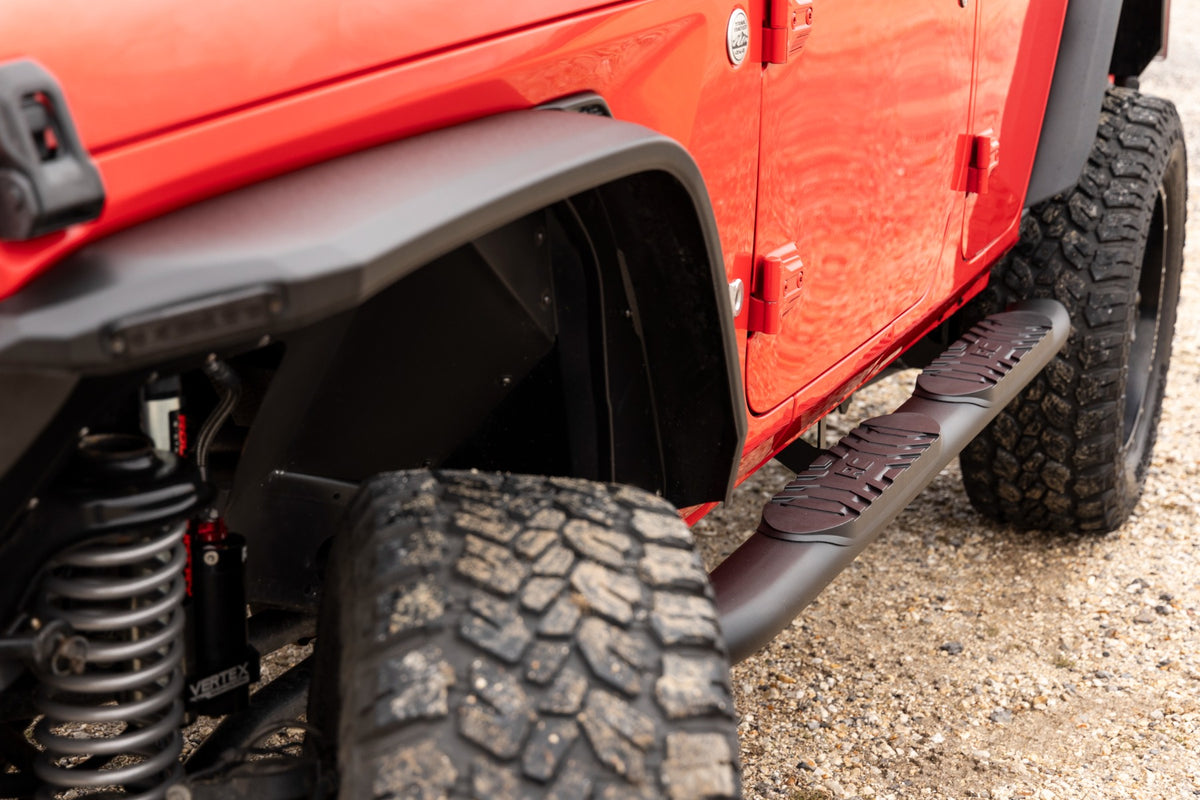 Rough Country Oval Nerf Steps 4 Door | Black | Jeep Wrangler Unlimited 4WD (2018-2026)