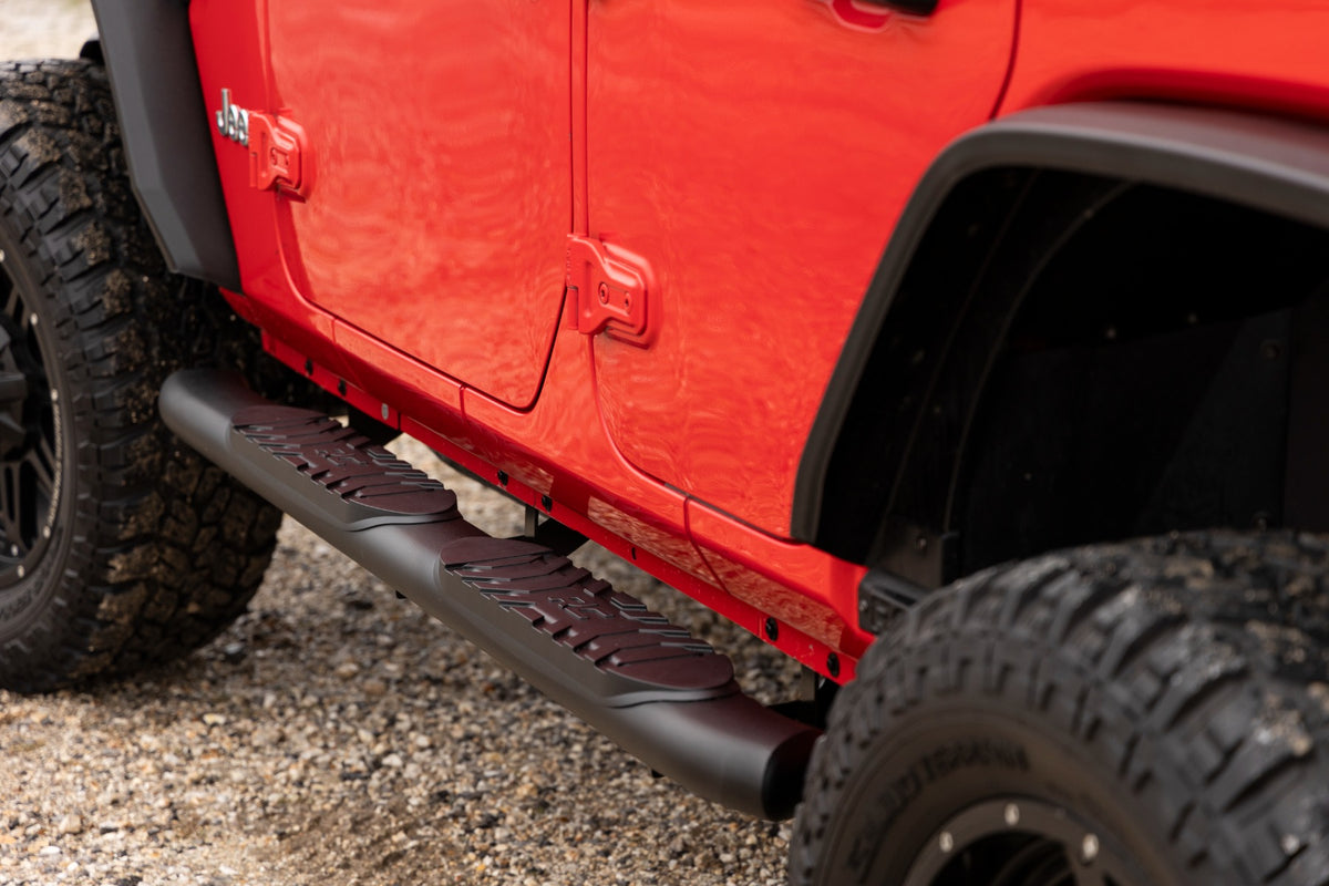 Rough Country Oval Nerf Steps 4 Door | Black | Jeep Wrangler Unlimited 4WD (2018-2026)