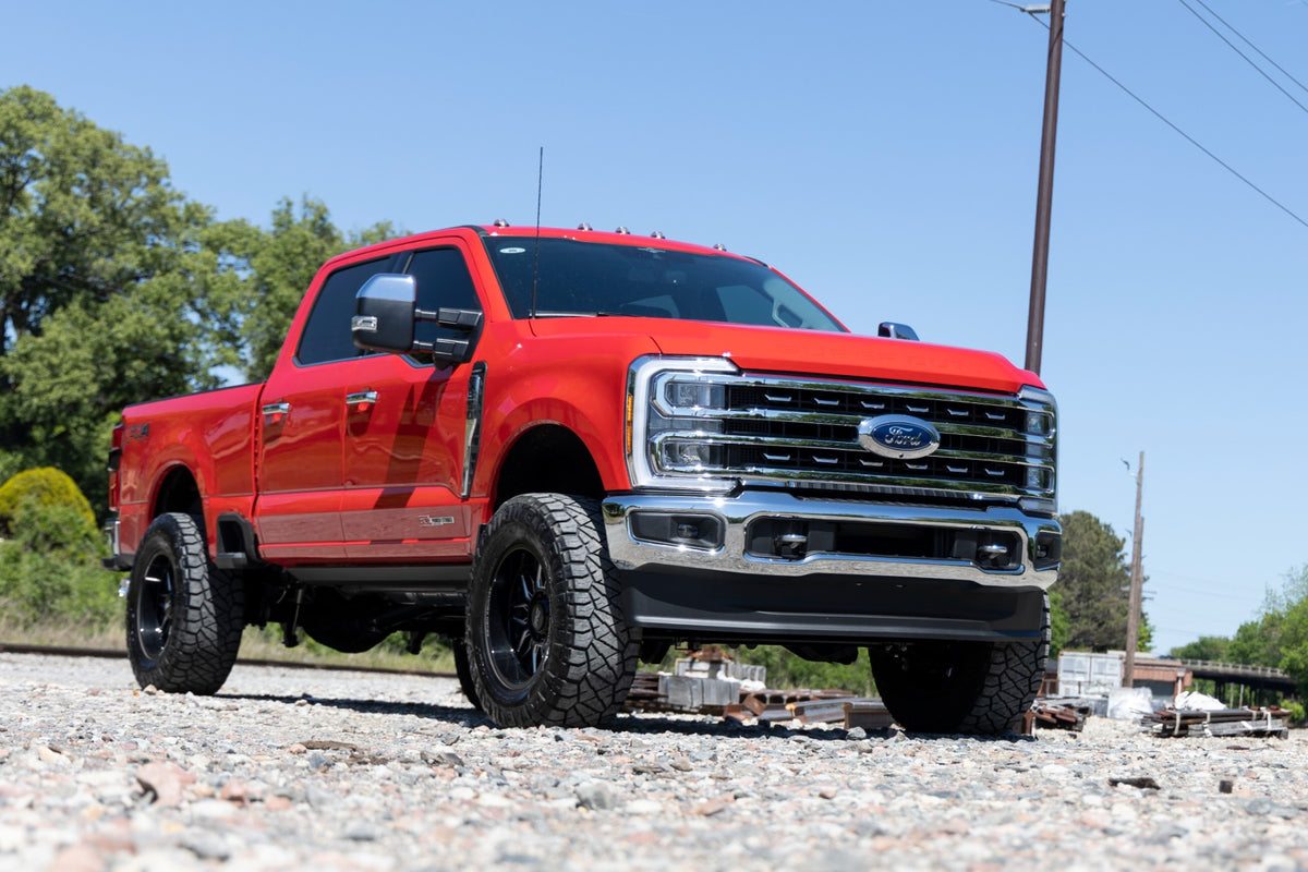 Rough Country 3 Inch Coilover Conversion Lift Kit | Ford F-250 Super Duty 4WD (23-25)