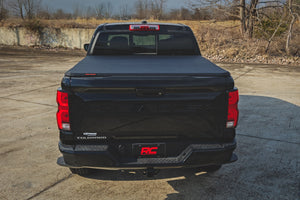 Rough Country Soft Tri-Fold Bed Cover 5' Bed | Chevy/GMC Canyon/Colorado 2WD/4WD (23-26)