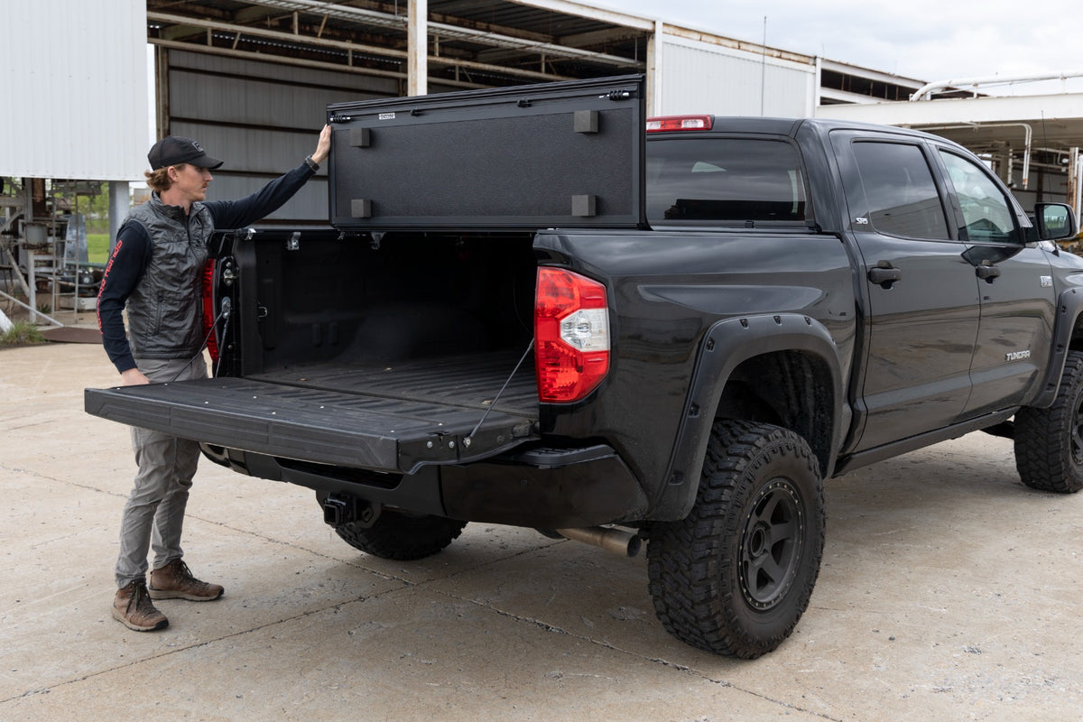 Rough Country Hard Low Profile Bed Cover 5'7