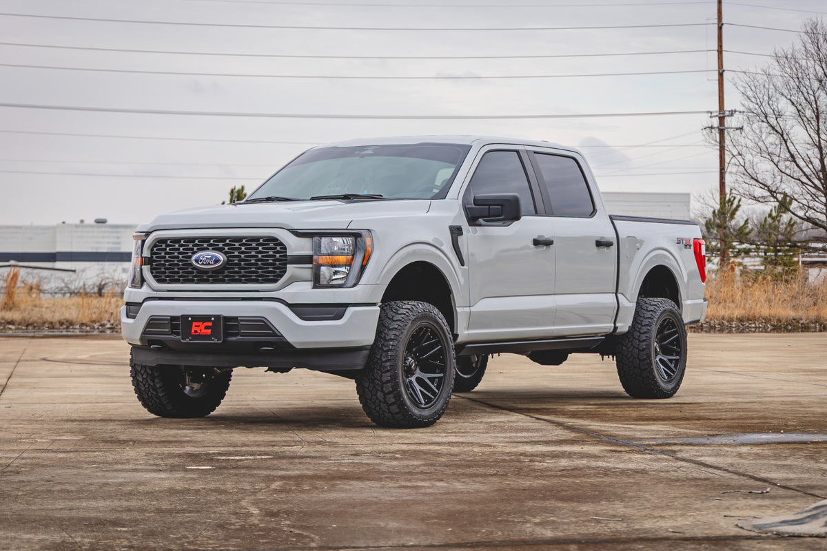 Rough Country 4 inch Lift Kit Forged UCA | M1/M1 | No Cut | Ford F-150 4WD (2021-2026)