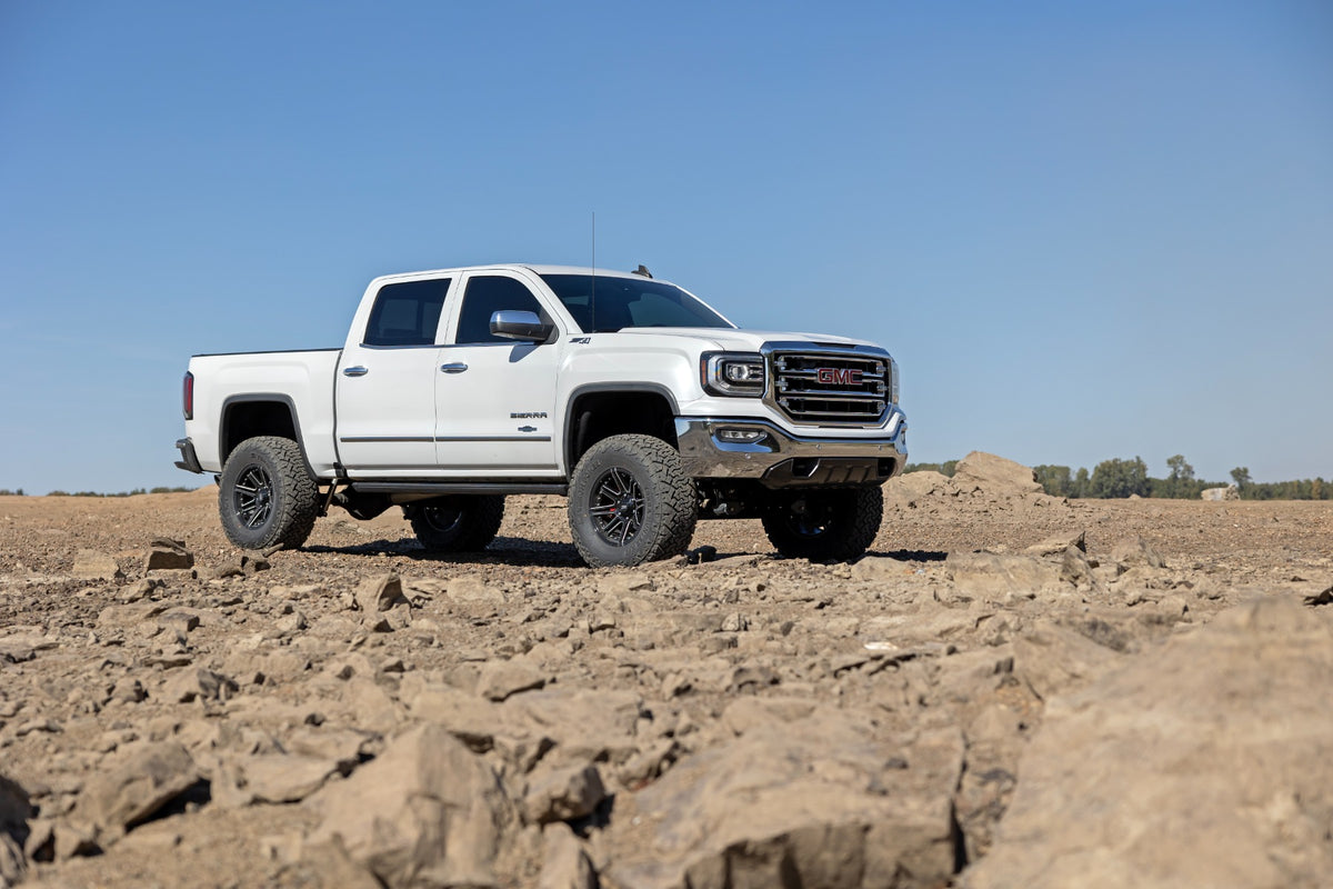 Rough Country 7 Inch Stamped Steel LCA Lift Kit Forged UCA | Bracket | Chevy/GMC 1500 (16-18)