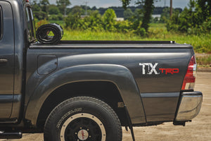 Rough Country Hard Roll Up Bed Cover 5' Bed | Toyota Tacoma 2WD/4WD (2005-2015)