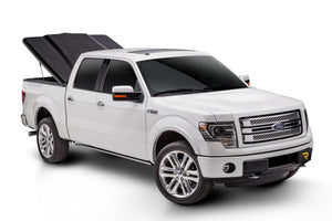 UnderCover 14-18 Chevy Silverado 1500 (19 Legacy) 6.5 ft Elite Bed Cover - Black Textured