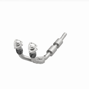 MagnaFlow Direct Fit Catalytic Converter 02-05 Golf 2.8L Underbody