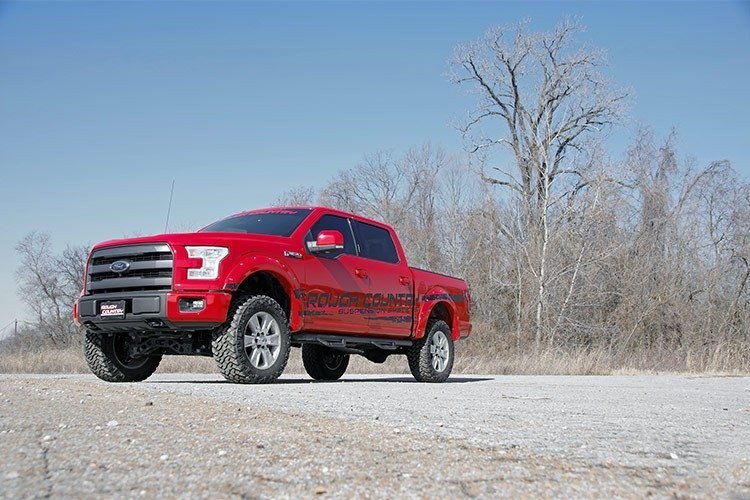 Rough Country 4 Inch Lift Kit | Ford F-150 4WD (2015-2020)