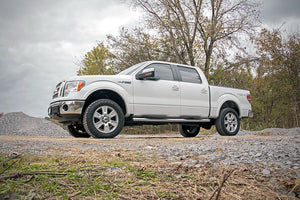 Rough Country 2 Inch Lift Kit | Ford F-150 2WD/4WD (2009-2013)