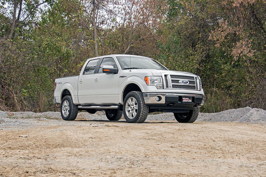 Rough Country 2 Inch Lift Kit | Ford F-150 2WD/4WD (2009-2013)