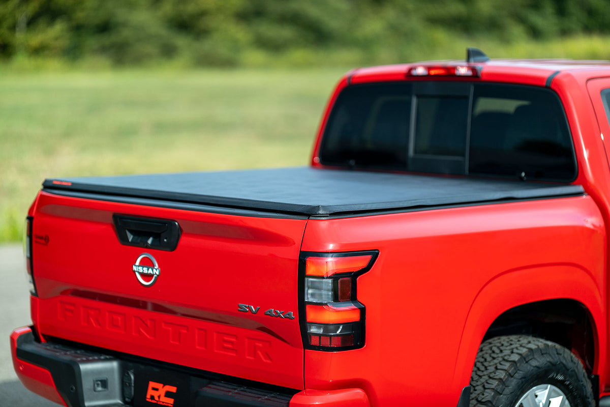Rough Country Soft Tri-Fold Bed Cover 5' Bed | Nissan Frontier 2WD/4WD (2022-2026)