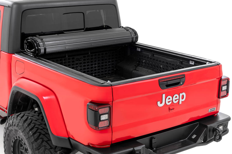 Rough Country Hard Roll Up Bed Cover 5' Bed | Jeep Gladiator JT 4WD (2020-2026)