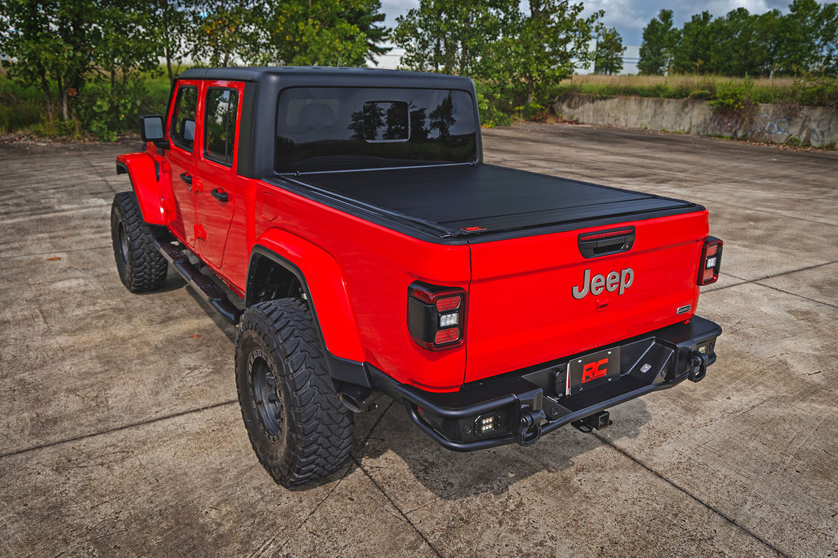 Rough Country Hard Roll Up Bed Cover 5' Bed | Jeep Gladiator JT 4WD (2020-2026)