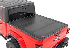 Rough Country Hard Tri-Fold Flip Up Bed Cover 5' Bed | Jeep Gladiator JT 4WD (2020-2026)