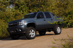 Rough Country 7.5 Inch Lift Kit | Chevy Avalanche 1500 2WD/4WD (2007-2013)