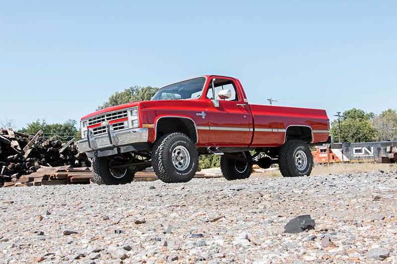 Rough Country 4 Inch Lift Kit 52 Inch Rear Springs | Chevy/GMC C10/K10 Truck & SUV/K5 Blazer (73-76)