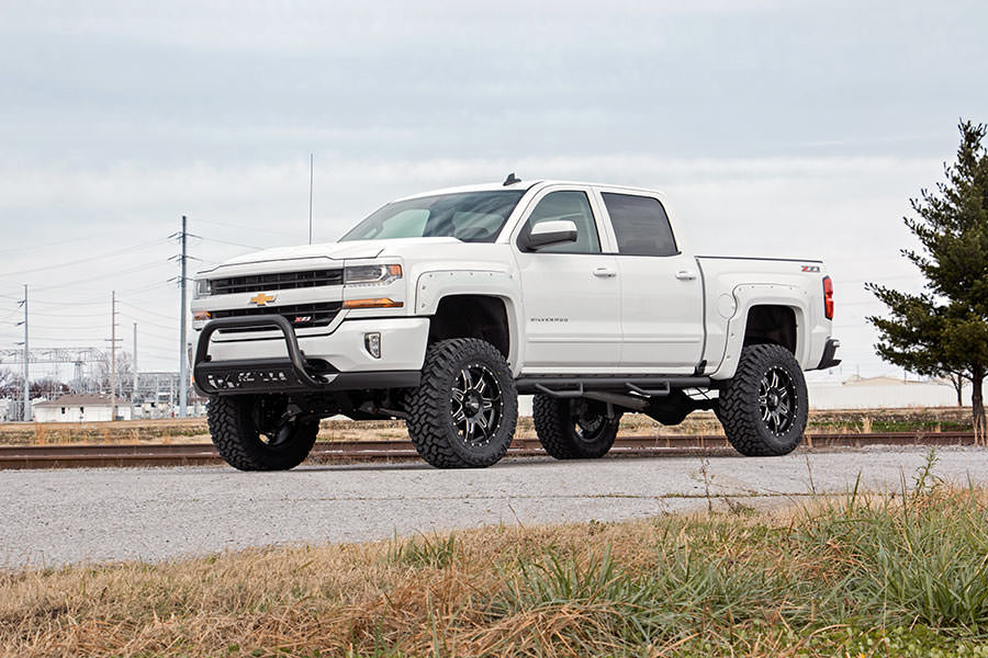 Rough Country 7 Inch Lift Kit | Chevy/GMC 1500 (14-16)