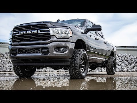 Rough Country 2.5 Inch Leveling Kit | Ram 2500 (14-26)/3500 (13-26) 4WD