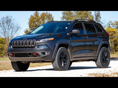 Rough Country 2 Inch Leveling Lift Kit | Jeep Cherokee KL 2WD/4WD (2014-2023)