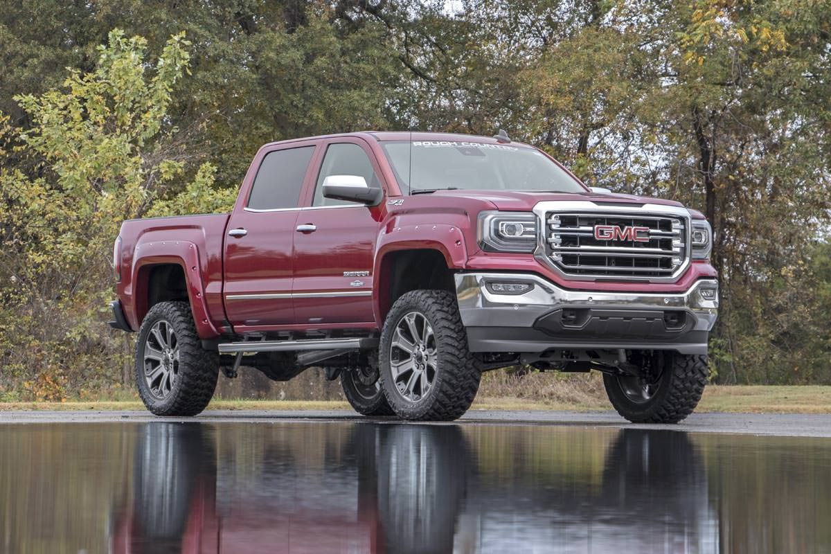 Rough Country 7 Inch Lift Kit | Chevy/GMC 1500 (14-18)