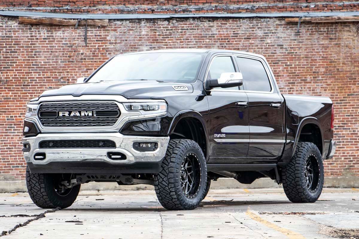 Rough Country 5 Inch Lift Kit Air Ride | Ram 1500 4WD (2019-2024)