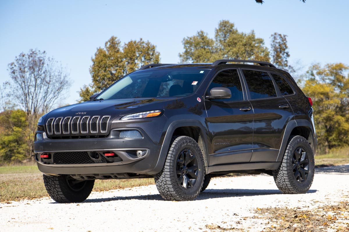 Rough Country 2 Inch Lift Strut Kit | Jeep Cherokee KL 4WD (2014-2023)