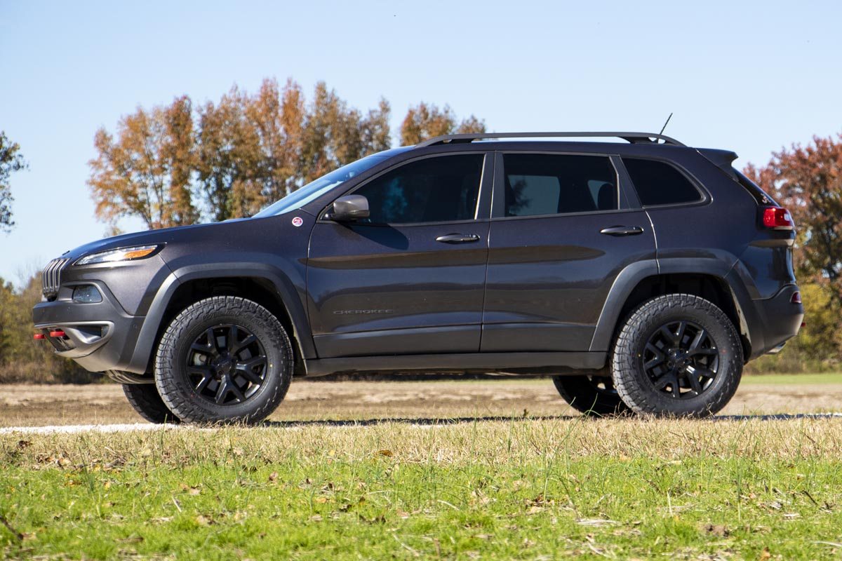 Rough Country 2 Inch Lift Strut Kit | Jeep Cherokee KL 4WD (2014-2023)