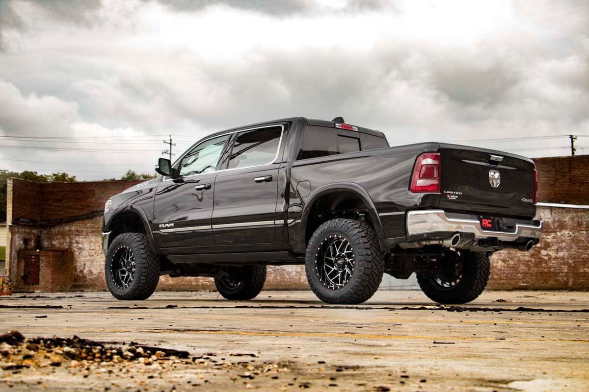 Rough Country 5 Inch Lift Kit Air Ride | Ram 1500 4WD (2019-2024)