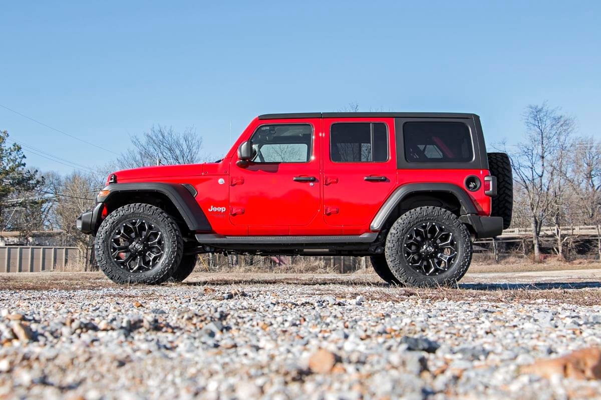 Rough Country 2.5 Inch Lift Kit | Jeep Wrangler JL 4WD (2018-2023)