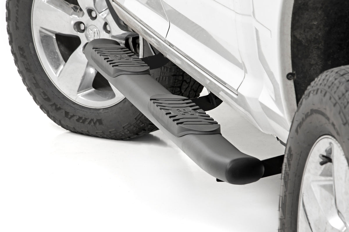 Rough Country Oval Nerf Step Crew Cab | Black | Ram 1500/2500/3500 2WD/4WD (2010-2025 & Classic)