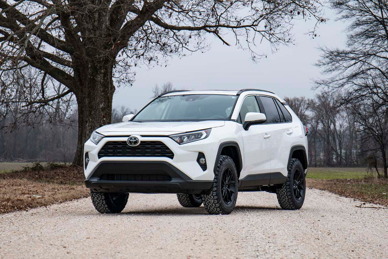 Rough Country 2.5 Inch Lift Kit N3 Struts | Toyota RAV4 2WD/4WD (2019-2025)