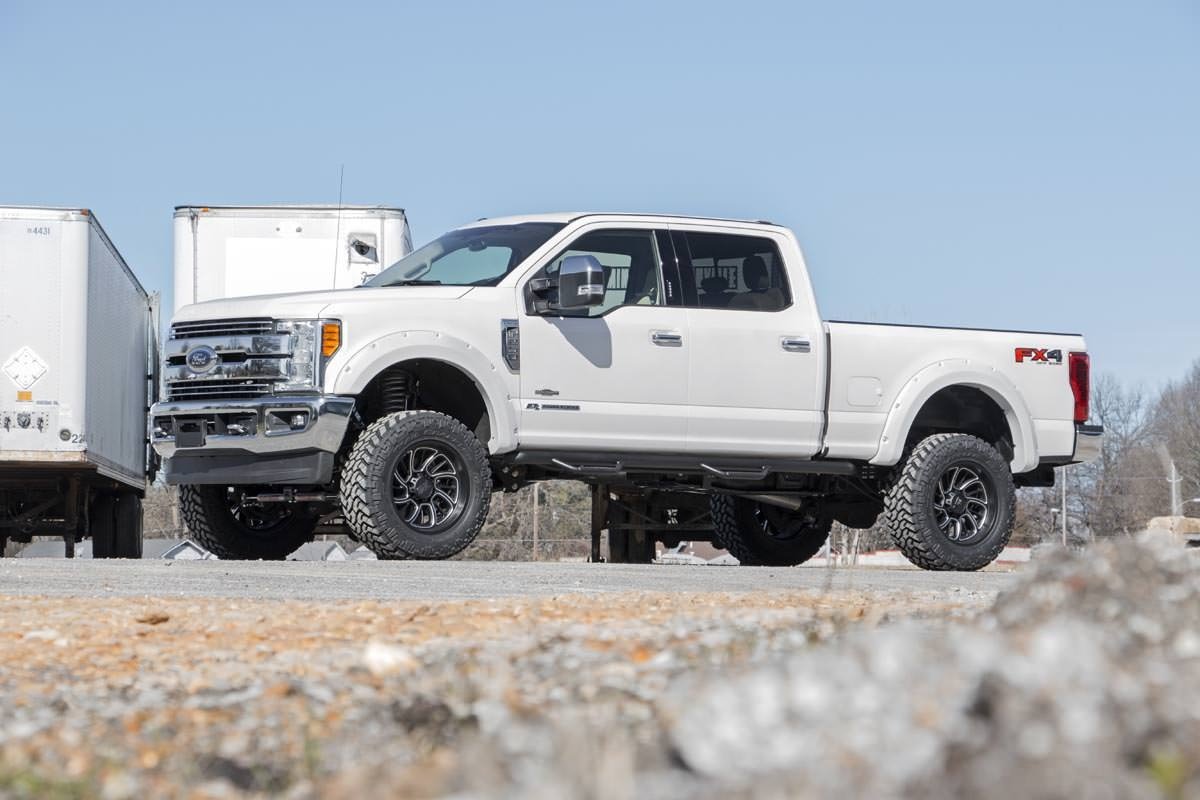 Rough Country 4.5 Inch Lift Kit | Ford F-250/F-350 Super Duty 4WD (2017-2022) - Kit 55020