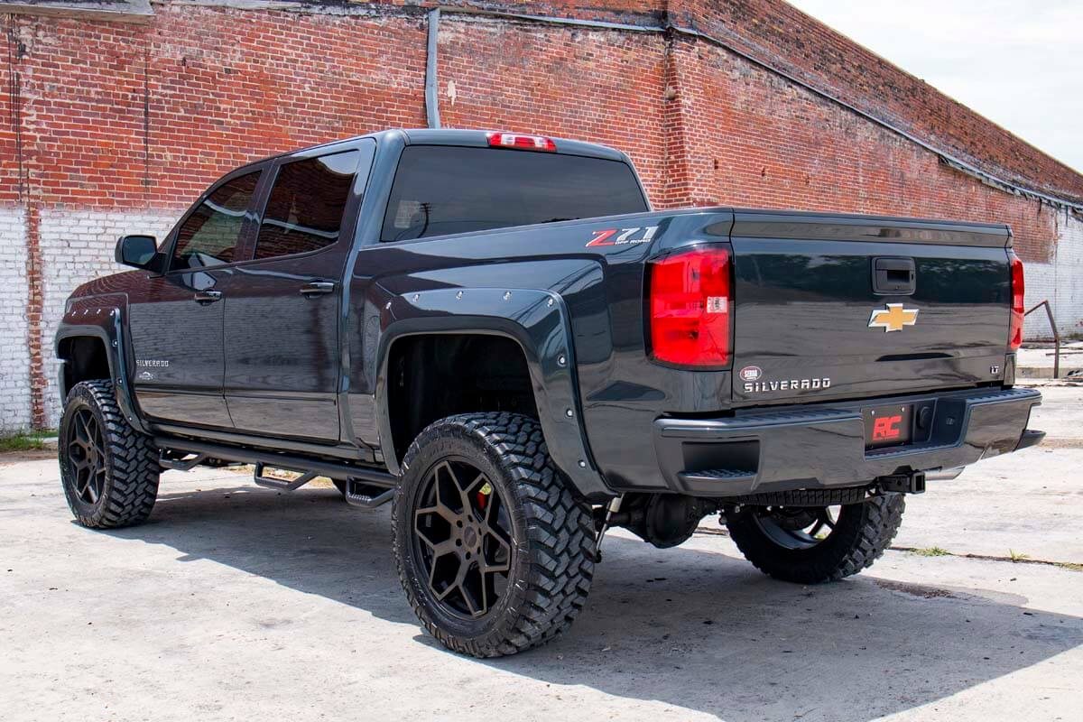 Rough Country 7 Inch Lift Kit | Chevy/GMC 1500 (14-16)