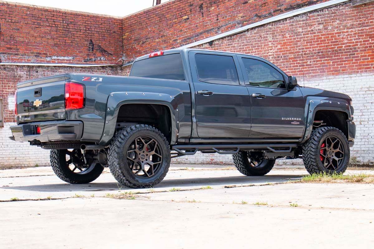 Rough Country 7 Inch Lift Kit | Chevy/GMC 1500 (14-16)
