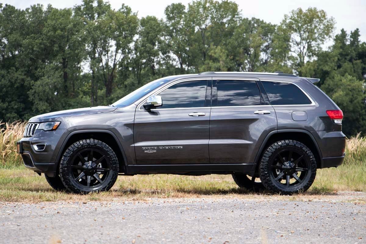 Rough Country 2.5 Inch Lift Kit N3 Struts | Jeep Grand Cherokee 4WD (2016-2022)