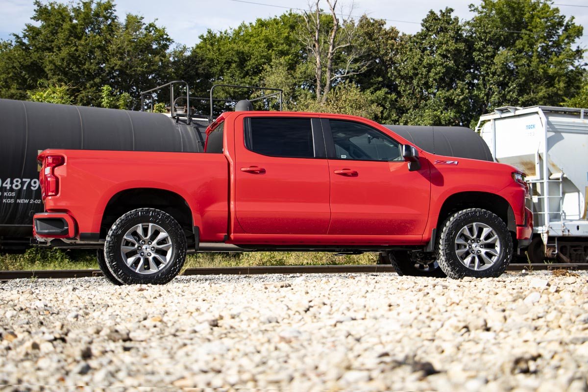 Rough Country 3.5 Inch Lift Kit | Chevy Silverado 1500 2WD/4WD (2019-2024 & Refresh)