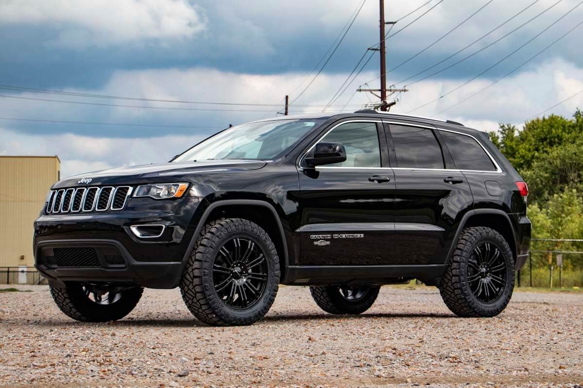Rough Country 2.5 Inch Lift Kit N3 Struts | Jeep Grand Cherokee 4WD (2016-2022)
