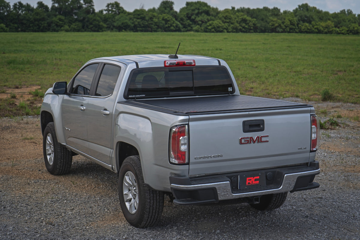 Rough Country Hard Roll Up Bed Cover 5' Bed | Chevy/GMC Canyon/Colorado 2WD/4WD (15-22)