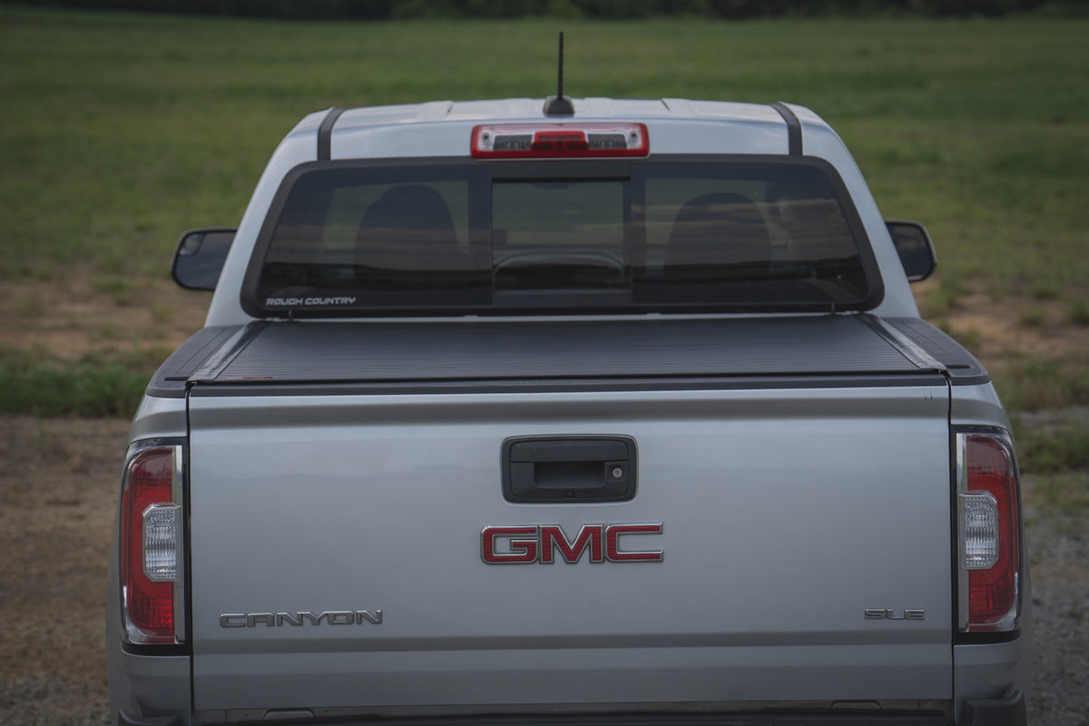 Rough Country Hard Roll Up Bed Cover 5' Bed | Chevy/GMC Canyon/Colorado 2WD/4WD (15-22)