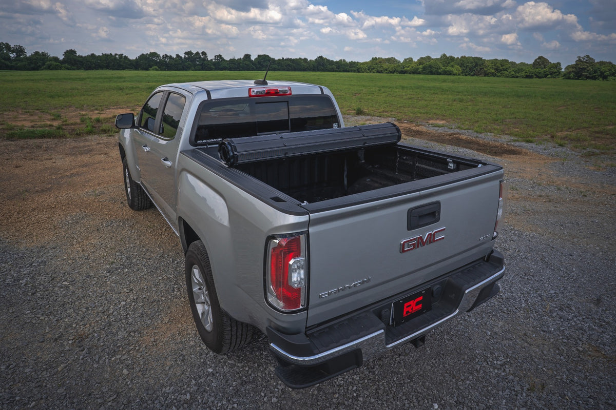 Rough Country Hard Roll Up Bed Cover 5' Bed | Chevy/GMC Canyon/Colorado 2WD/4WD (15-22)