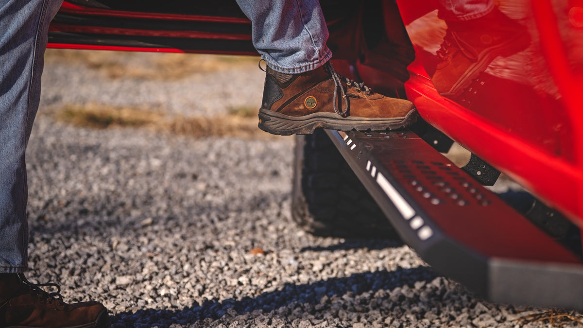Rough Country AC2 Running Boards Amber/White | Crew Cab | Chevy/GMC 1500/2500HD/3500HD (19-26)