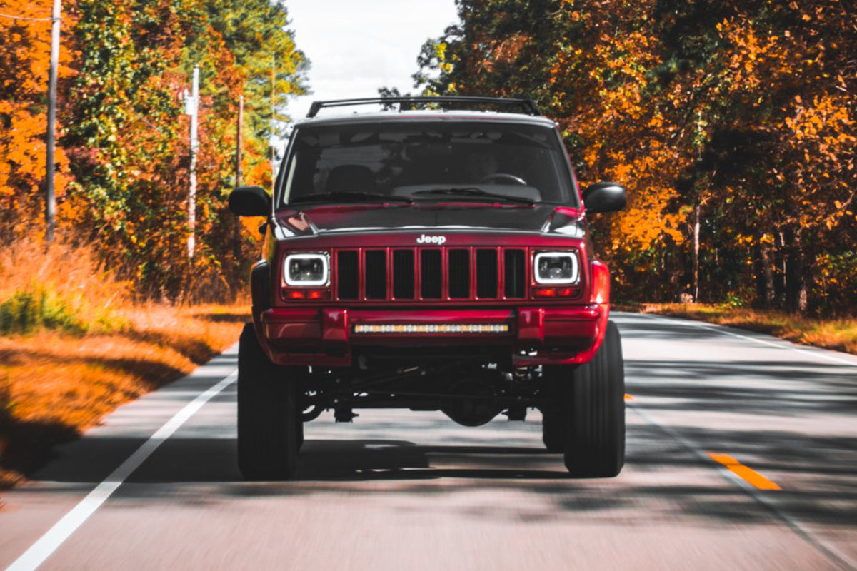 Rough Country 4.5 Inch Lift Kit RR springs | Jeep Cherokee XJ 2WD/4WD (84-01)