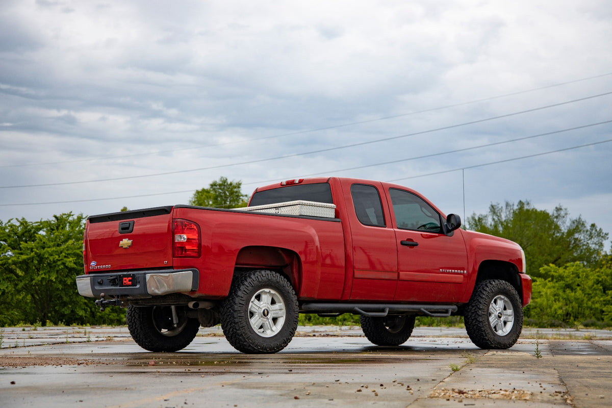Rough Country 5 Inch Lift Kit | Chevy Silverado & GMC Sierra 1500 2WD (2007-2013) - Kit 10830