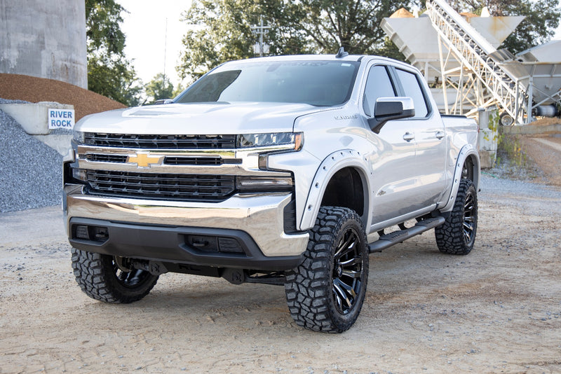 Rough Country Oval Nerf Step Crew Cab | Chevy/GMC 1500/2500HD/3500HD (19-26)