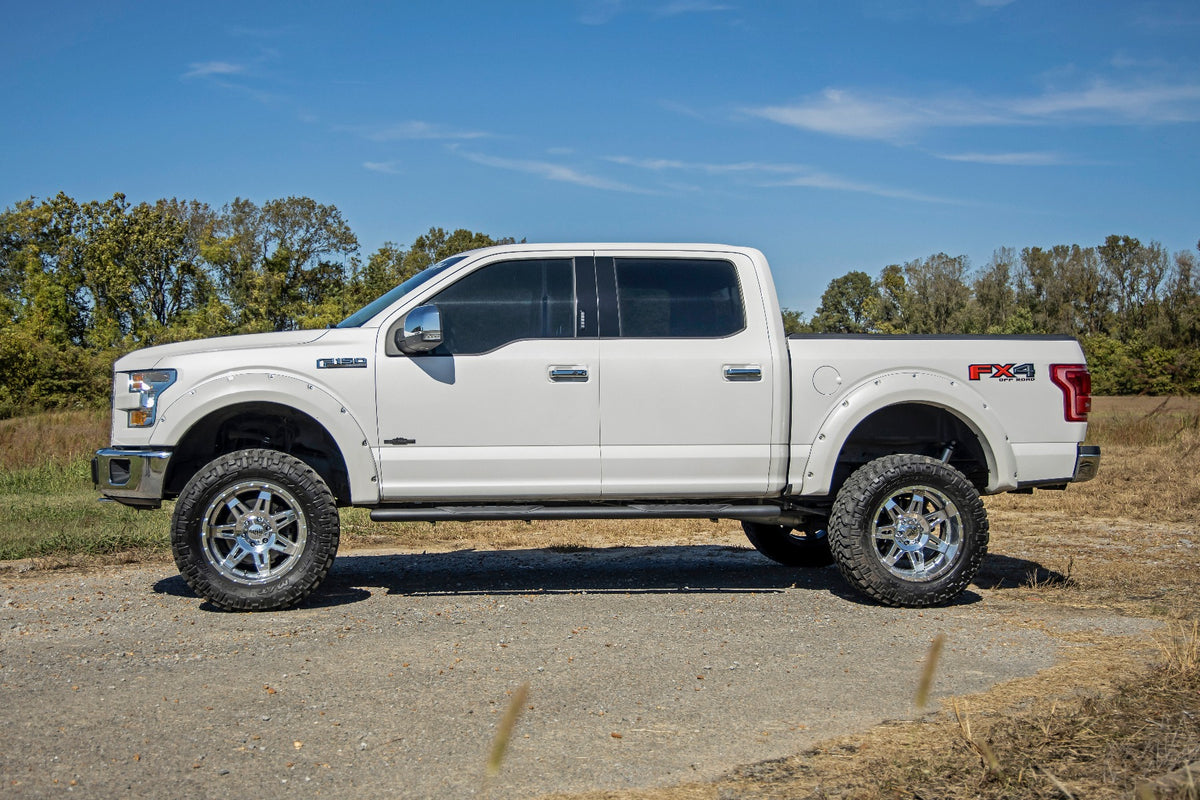 Rough Country Oval Nerf Step Crew Cab | Black | Ford F-150/Lightning/F-250/F-350/Raptor (15-26)