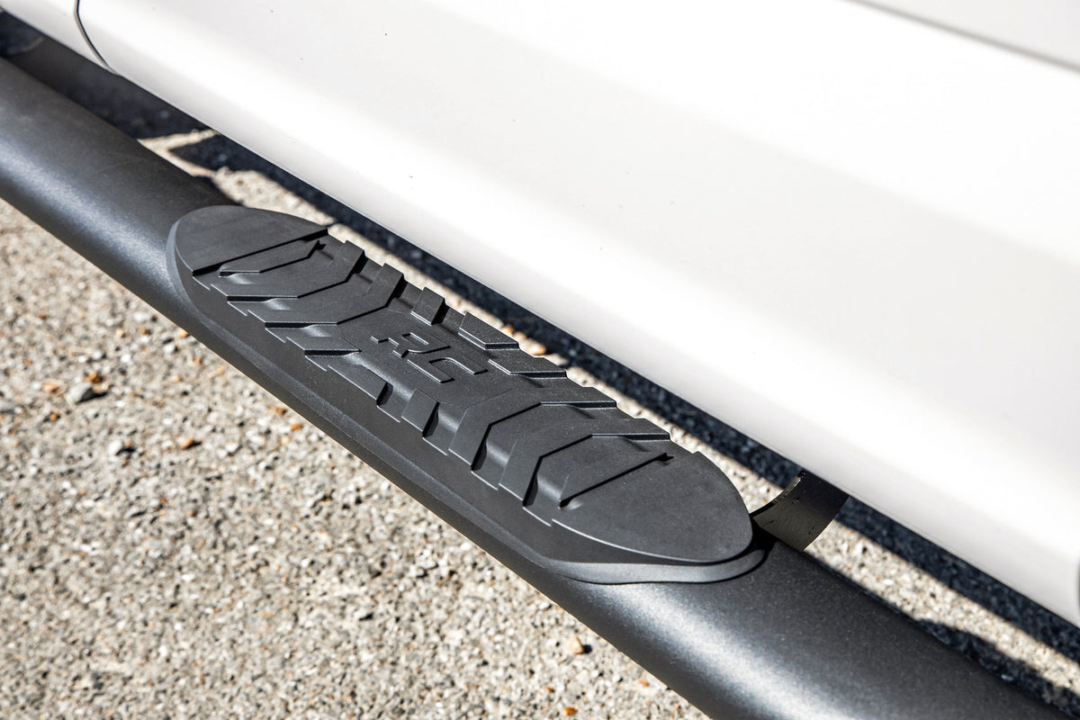 Rough Country Oval Nerf Step Crew Cab | Black | Ford F-150/Lightning/F-250/F-350/Raptor (15-26)
