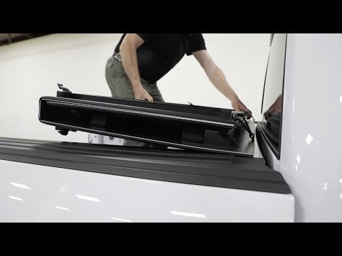 Access LOMAX Tri-Fold Cover 07-21 Toyota Tundra - 5ft 6in Bed (w/ Deck Rail) - Black Diamond